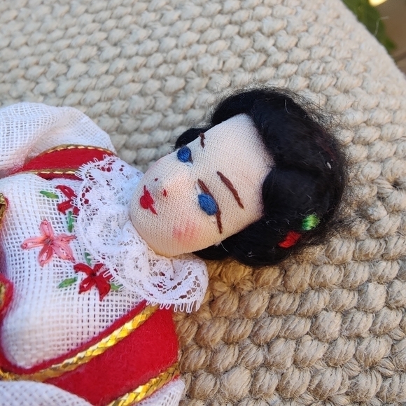 VTG 70's Italian German Handmade Embroidered 8" Souvenir Folk Doll Black Hair - Picture 5 of 7